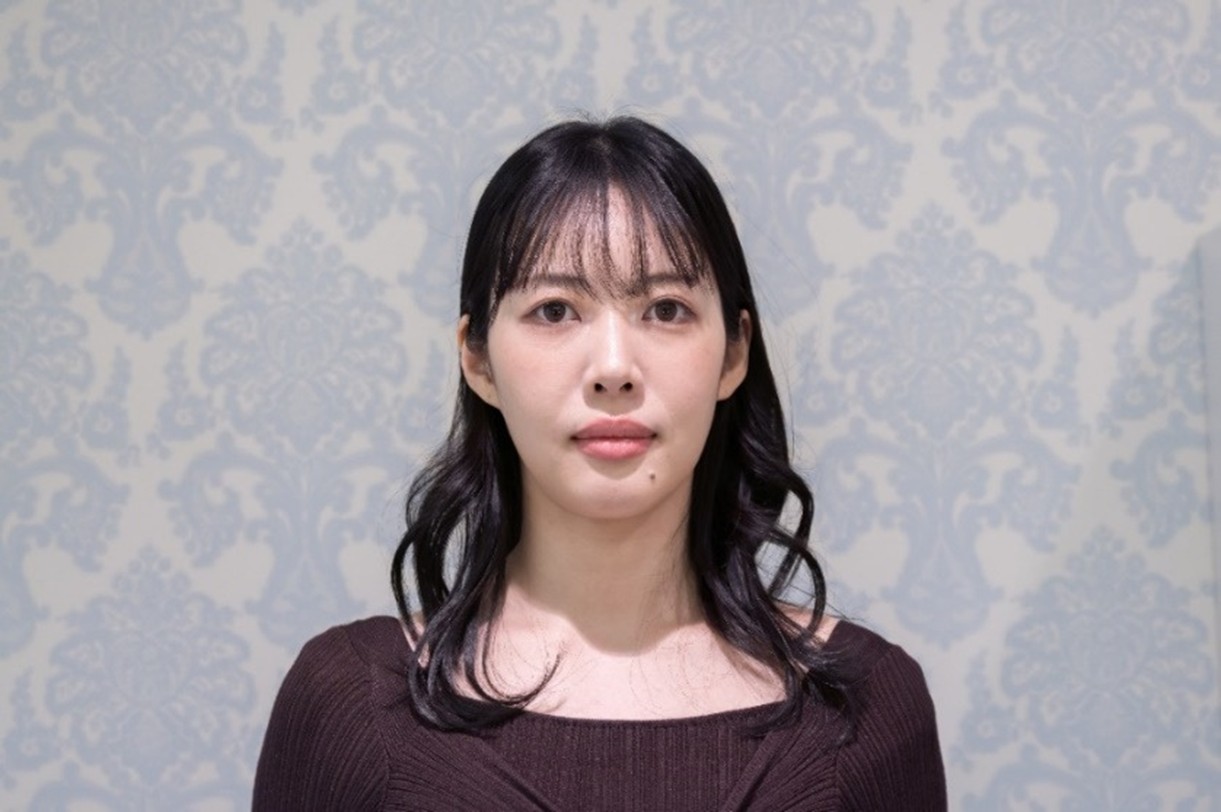 Front view photo of the face immediately before treatment
